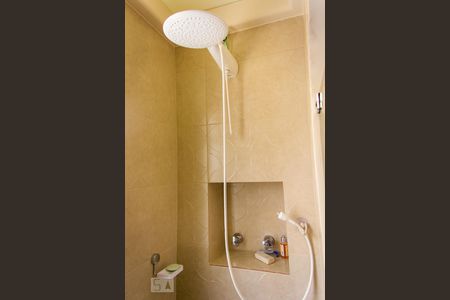 Apartamento à venda com 150m², 4 quartos e 2 vagas Apartamento à venda com 150m², 4 quartos e 2 vagasChuveiro