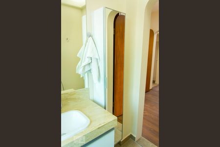 Apartamento à venda com 150m², 4 quartos e 2 vagas Apartamento à venda com 150m², 4 quartos e 2 vagasBanheiro da Suíte - Armário