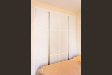 Apartamento à venda com 150m², 4 quartos e 2 vagas Apartamento à venda com 150m², 4 quartos e 2 vagasQuarto 2 - Armário