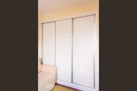 Apartamento à venda com 150m², 4 quartos e 2 vagas Apartamento à venda com 150m², 4 quartos e 2 vagasQuarto 3 - Armário