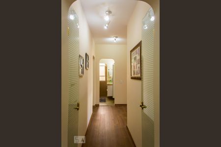 Apartamento à venda com 150m², 4 quartos e 2 vagas Apartamento à venda com 150m², 4 quartos e 2 vagasCorredor