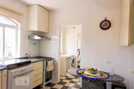 Apartamento à venda com 150m², 4 quartos e 2 vagas Apartamento à venda com 150m², 4 quartos e 2 vagasCozinha