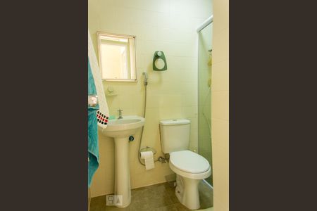 Apartamento à venda com 150m², 4 quartos e 2 vagas Apartamento à venda com 150m², 4 quartos e 2 vagasBanheiro de Serviço