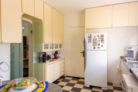 Apartamento à venda com 150m², 4 quartos e 2 vagas Apartamento à venda com 150m², 4 quartos e 2 vagasCozinha