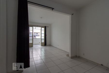Sala de kitnet/studio para alugar com 1 quarto, 42m² em Centro, Rio de Janeiro