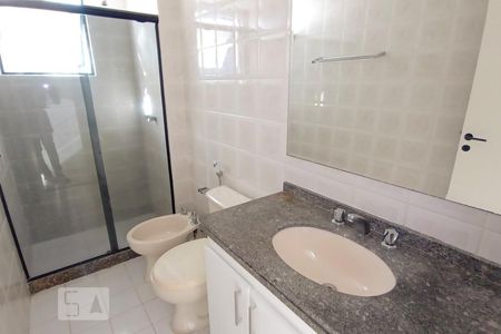 Banheiro da Suíte - Pia  de apartamento para alugar com 2 quartos, 80m² em Botafogo, Rio de Janeiro