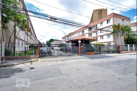 Apartamento para alugar com 65m², 2 quartos e 1 vagaFachada