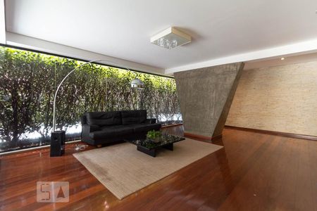 Apartamento para alugar com 139m², 3 quartos e 2 vagas Apartamento para alugar com 139m², 3 quartos e 2 vagasHall social