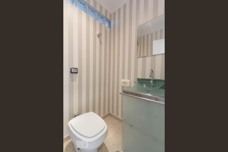 Lavabo de apartamento para alugar com 3 quartos, 139m² em Vila Nova Conceição, São Paulo
