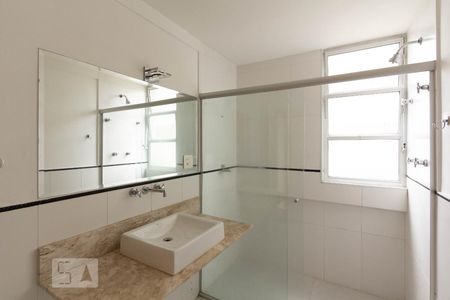 Apartamento para alugar com 139m², 3 quartos e 2 vagas Apartamento para alugar com 139m², 3 quartos e 2 vagasBanheiro da Suíte
