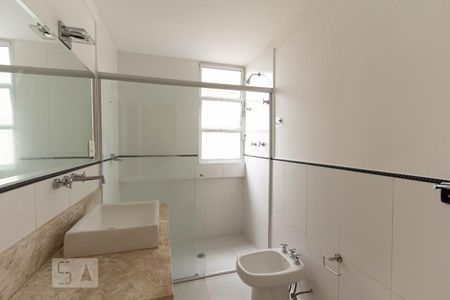 Apartamento para alugar com 139m², 3 quartos e 2 vagas Apartamento para alugar com 139m², 3 quartos e 2 vagasBanheiro da Suíte