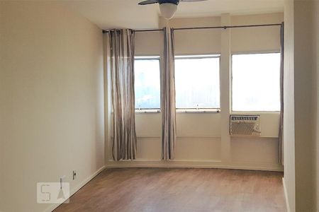 Sala de apartamento à venda com 1 quarto, 36m² em Barra da Tijuca, Rio de Janeiro
