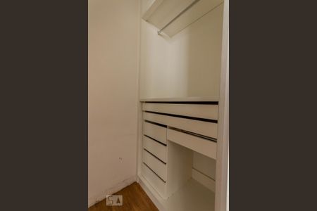 Apartamento à venda com 57m², 2 quartos e 1 vaga Apartamento à venda com 57m², 2 quartos e 1 vagaCloset Suíte