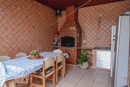 Casa para alugar com 260m², 4 quartos e 6 vagasQuintal - Churrasqueira