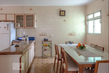 Casa para alugar com 260m², 4 quartos e 6 vagasCozinha