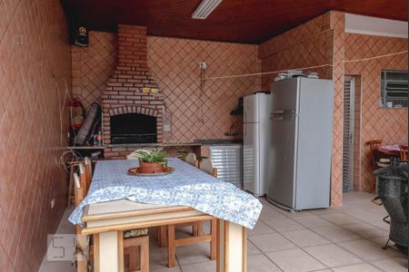 Casa para alugar com 260m², 4 quartos e 6 vagasQuintal - Churrasqueira