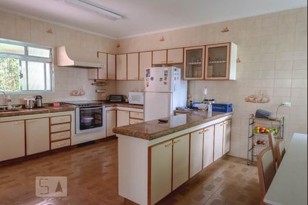 Casa para alugar com 260m², 4 quartos e 6 vagasCozinha