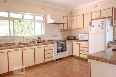 Casa para alugar com 260m², 4 quartos e 6 vagasCozinha