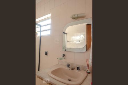 Casa para alugar com 260m², 4 quartos e 6 vagasBanheiro 2 - Suíte