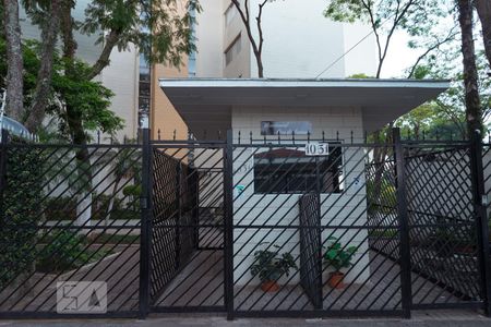 Apartamento à venda com 55m², 2 quartos e 1 vaga Apartamento à venda com 55m², 2 quartos e 1 vagaFachada