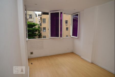 Apartamento à venda com 90m², 3 quartos e sem vagaSala