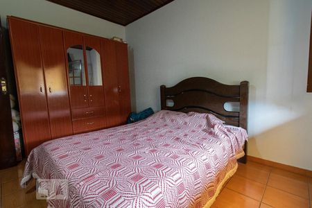 Casa à venda com 222m², 4 quartos e 3 vagas Casa à venda com 222m², 4 quartos e 3 vagasQuarto 4