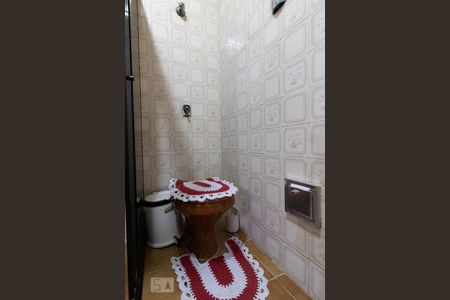 Casa à venda com 222m², 4 quartos e 3 vagas Casa à venda com 222m², 4 quartos e 3 vagasBanheiro 1