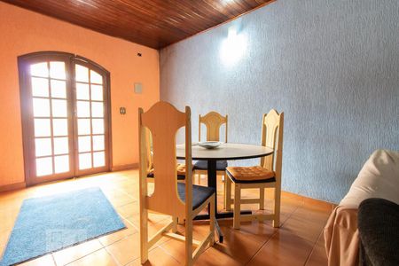 Casa à venda com 222m², 4 quartos e 3 vagas Casa à venda com 222m², 4 quartos e 3 vagasSala 2