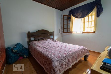 Casa à venda com 222m², 4 quartos e 3 vagas Casa à venda com 222m², 4 quartos e 3 vagasQuarto 4