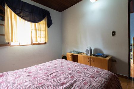 Casa à venda com 222m², 4 quartos e 3 vagas Casa à venda com 222m², 4 quartos e 3 vagasQuarto 4