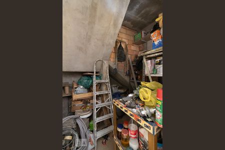 Casa à venda com 222m², 4 quartos e 3 vagas Casa à venda com 222m², 4 quartos e 3 vagasDepósito