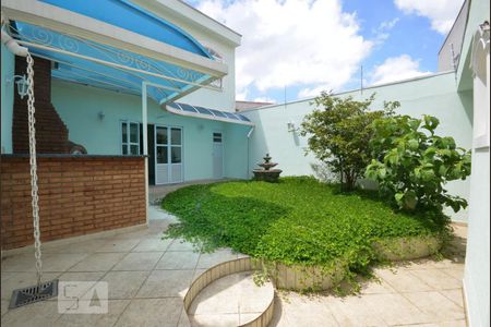 Casa para alugar com 556m², 6 quartos e 4 vagas Casa para alugar com 556m², 6 quartos e 4 vagasArea Externa