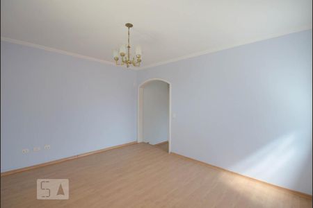 Casa para alugar com 556m², 6 quartos e 4 vagas Casa para alugar com 556m², 6 quartos e 4 vagasQuarto 4