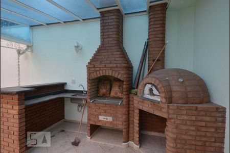 Casa para alugar com 556m², 6 quartos e 4 vagas Casa para alugar com 556m², 6 quartos e 4 vagasArea Externa