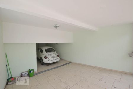 Casa para alugar com 556m², 6 quartos e 4 vagas Casa para alugar com 556m², 6 quartos e 4 vagasGaragem