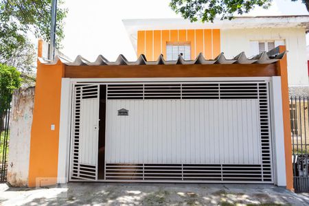 Casa à venda com 160m², 3 quartos e 2 vagasFachada
