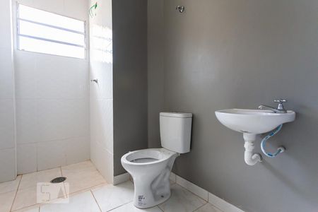 Casa à venda com 160m², 3 quartos e 2 vagasBanheiro