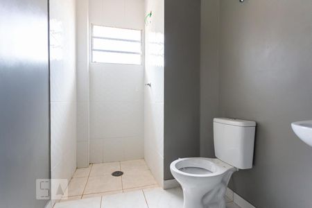 Casa à venda com 160m², 3 quartos e 2 vagasBanheiro