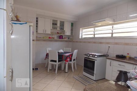 Casa à venda com 230m², 5 quartos e 3 vagasCozinha