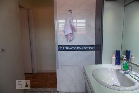 Casa à venda com 230m², 5 quartos e 3 vagasBanheiro 2