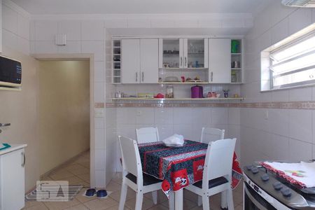 Casa à venda com 230m², 5 quartos e 3 vagasCozinha