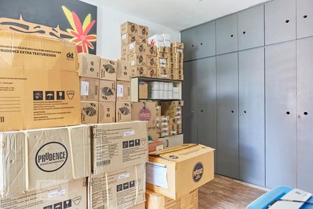 Casa à venda com 347m², 4 quartos e 2 vagasQuarto