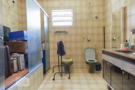 Casa à venda com 347m², 4 quartos e 2 vagasBanheira