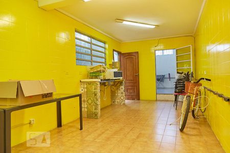 Casa à venda com 347m², 4 quartos e 2 vagasSala