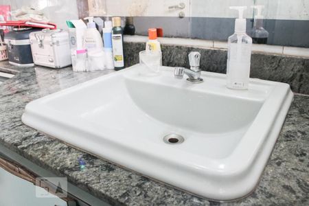 Casa à venda com 420m², 3 quartos e 3 vagasBanheiro 1