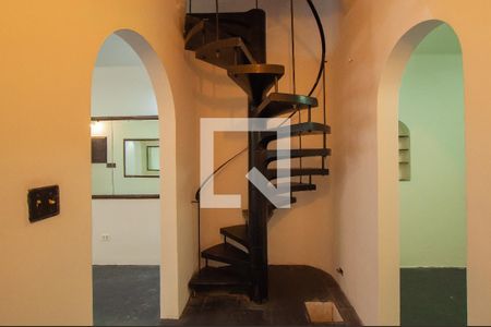 Casa à venda com 190m², 1 quarto e sem vagaEscada