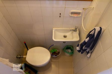 Apartamento para alugar com 75m², 2 quartos e sem vagaBanheiro de Serviço