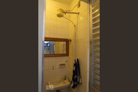 Apartamento para alugar com 75m², 2 quartos e sem vagaBanheiro de Serviço
