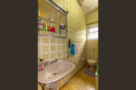 Casa à venda com 168m², 4 quartos e 2 vagas Casa à venda com 168m², 4 quartos e 2 vagasBanheiro Suíte 1