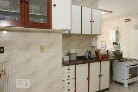 Apartamento à venda com 212m², 4 quartos e 3 vagasCozinha - Armários